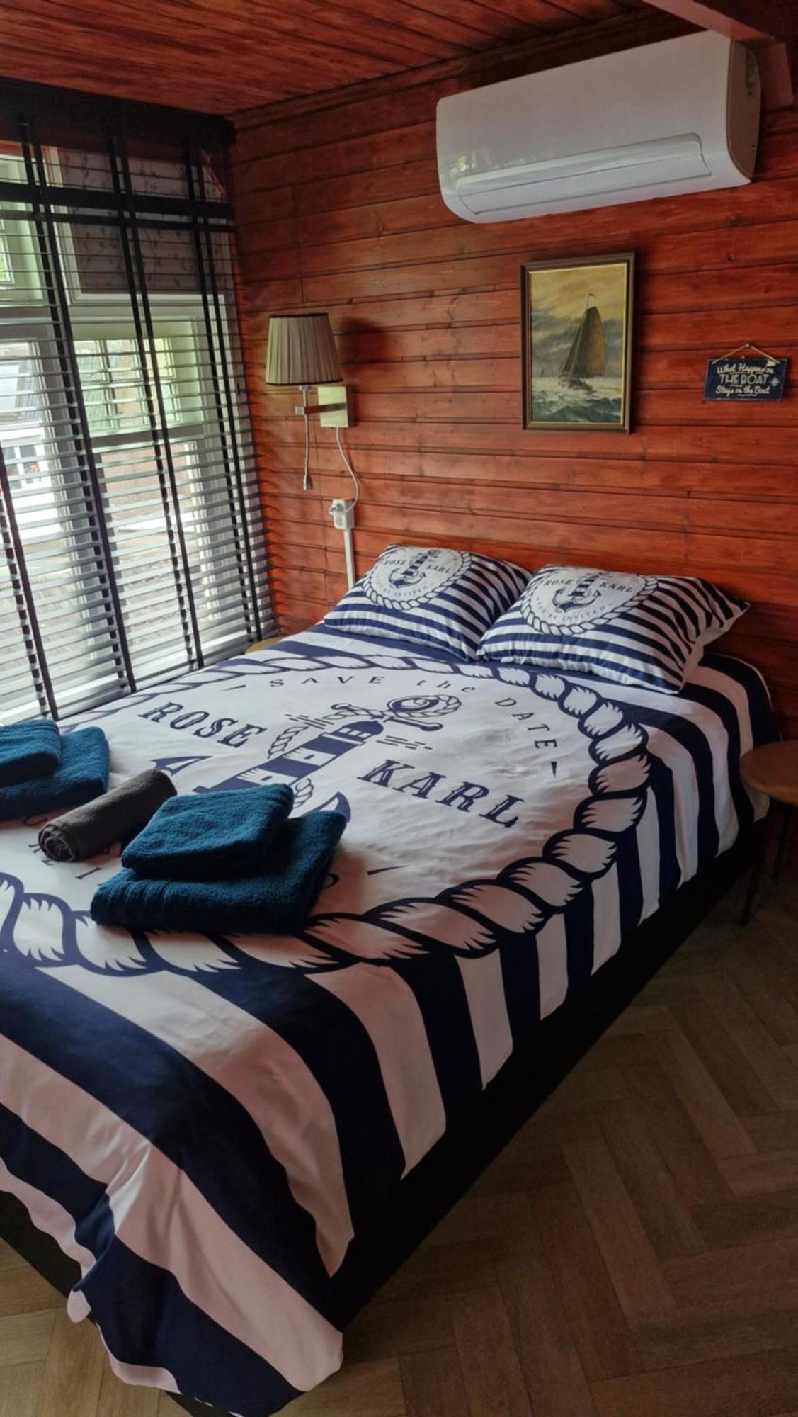 Bed & Breakfast Moments Schagen Quarto foto